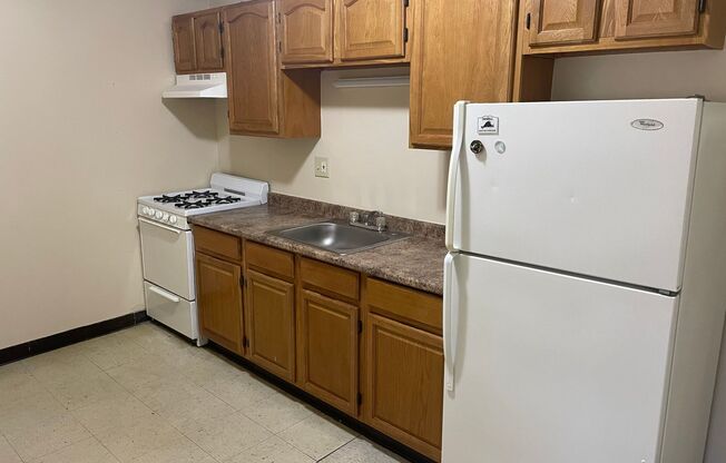 1 bed, 1 bath, 600 sqft, $1,100, Unit Unit E101