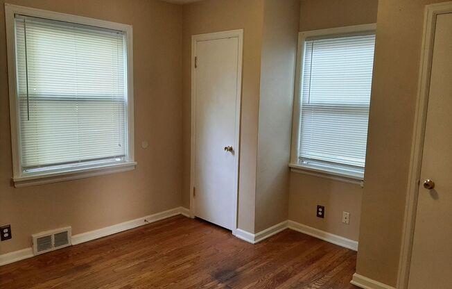 3 beds, 1 bath, $1,095