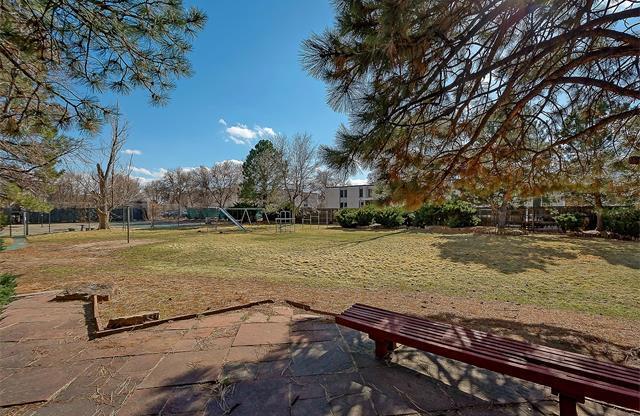 Great location off Leetsdale/Parker and Florida with lots of amenities such as pool, hot tub, club house, washer/dryer in building.