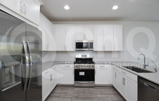 8923 W SOLANO DR