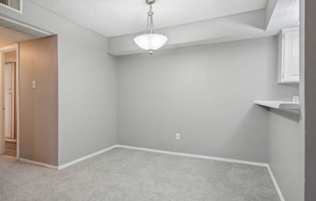 2 beds, 1 bath, 1,031 sqft, $1,495