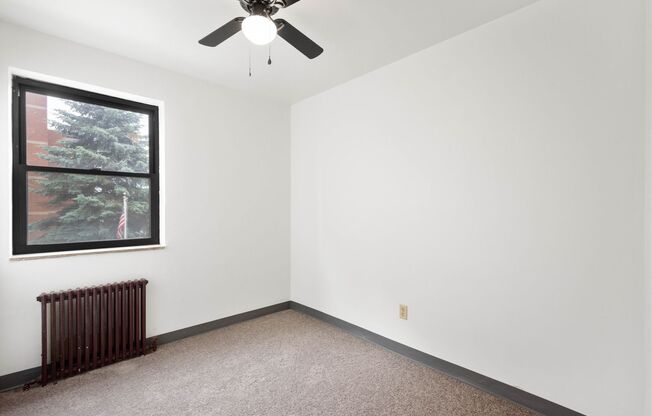 1 bed, 1 bath, 800 sqft, $450, Unit 2117 Brownsville Road - B21