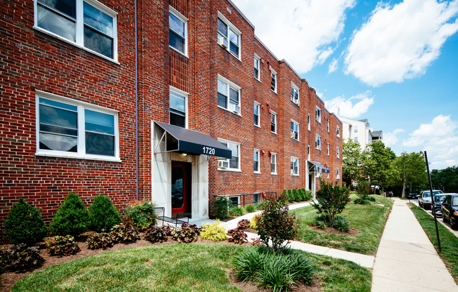 Le Mar Apartments