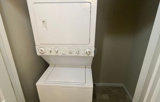2 beds, 2 baths, 1,090 sqft, $1,775, Unit 201