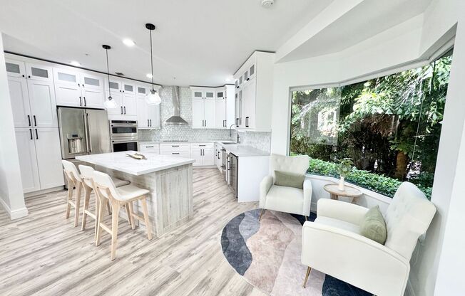 ** COLONADE ** PARK SHORE ** MOORINGS ** 3 BED 3 BATH ** ANNUAL RENTAL ** FIRST FLOOR**
