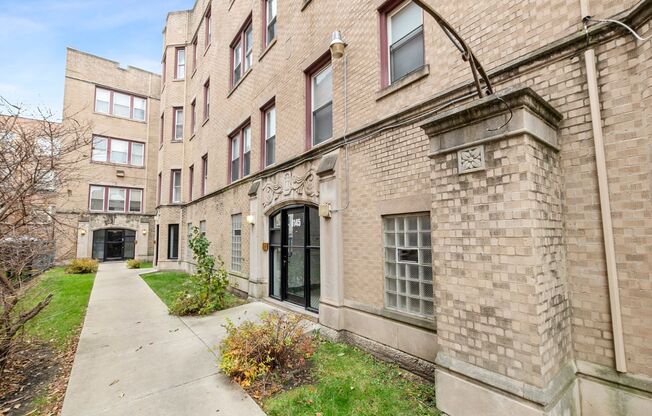 8139-8145 S Maryland Ave