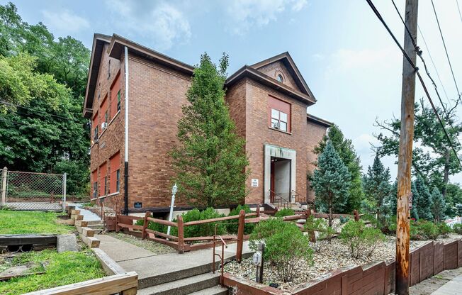 230 Oakwood Avenue