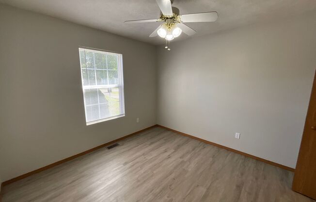 3 beds, 1 bath, $1,150