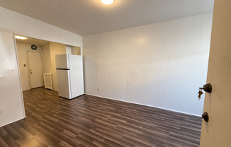 2 beds, 1 bath, $1,200, Unit #1