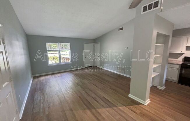 9241 WOODHILL LN