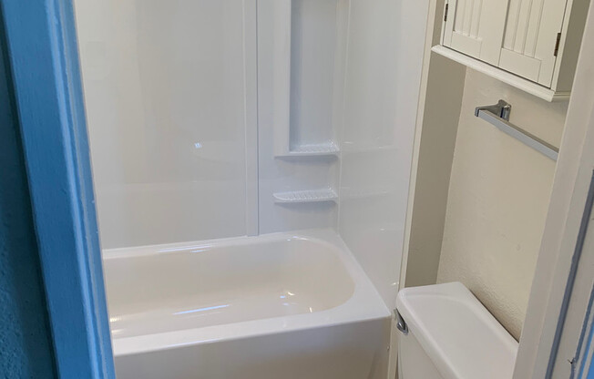 OCEAN BEACH STUDIO APARTMENT 1.5 BLOCKS TO THE BEACH! ONLY$1,695/mo