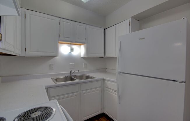 2 beds, 1 bath, 750 sqft, $795, Unit Apt 7