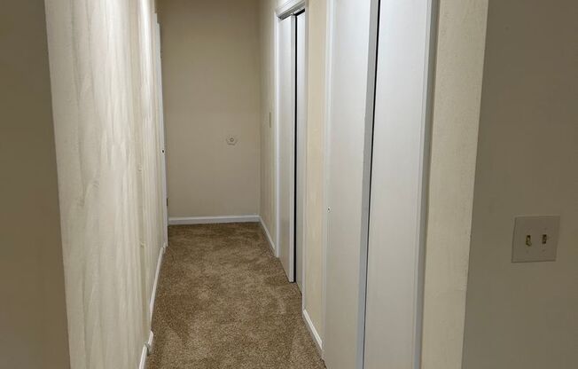 3 beds, 1 bath, 1,100 sqft, $1,500, Unit 517/101