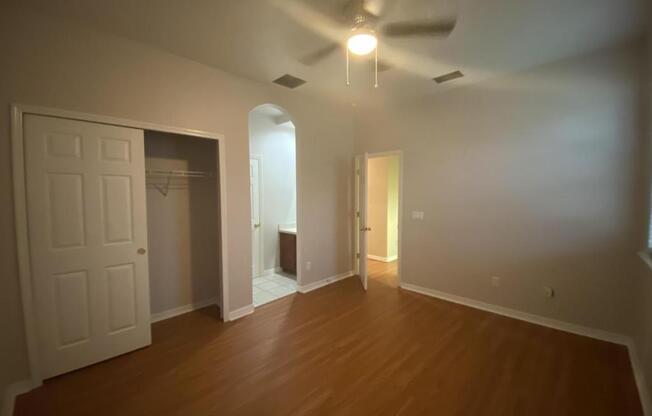 4 beds, 2 baths, 2,301 sqft, $2,350