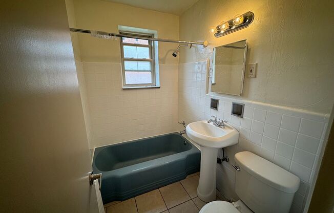 2 beds, 1 bath, $1,765, Unit 205D