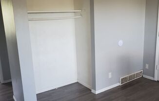 2 beds, 1 bath, 800 sqft, $715, Unit Apt 5