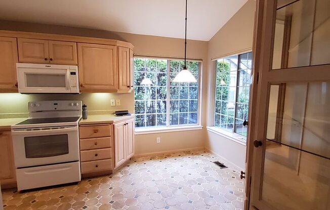Great Home In Charbonneau