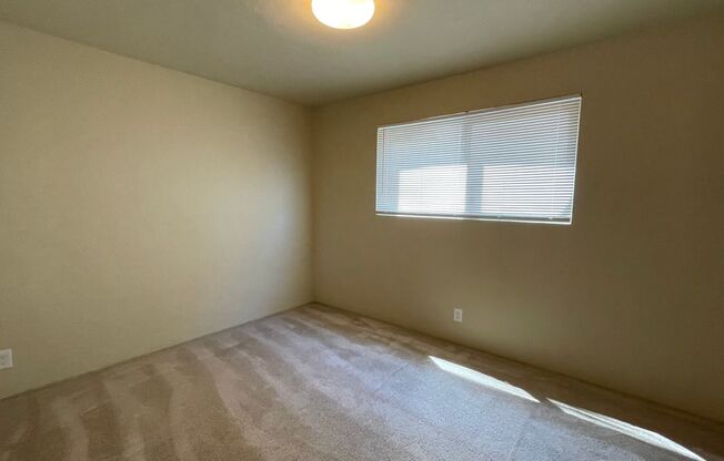 2 beds, 1 bath, $2,295, Unit Unit E