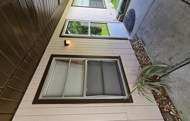 2606 NE 22 CT