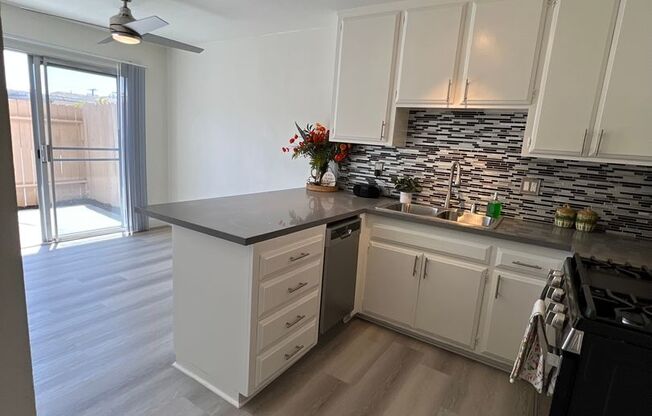 1 bed, 1 bath, 900 sqft, $2,172, Unit 381-18