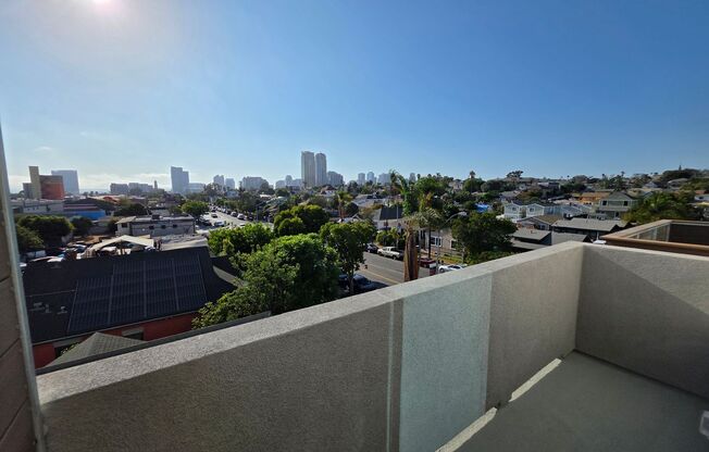 Studio, 1 bath, 327 sqft, $1,805, Unit 403