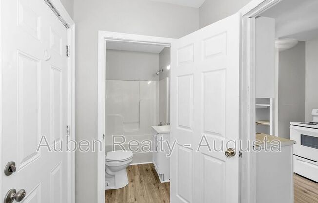 122 TELFAIR ST
