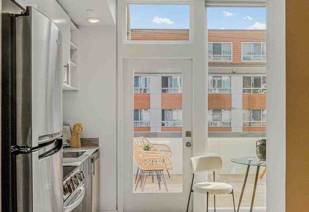 Studio, 1 bath, 422 sqft, $1,595, Unit Unit 204
