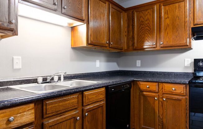 2 beds, 1 bath, 812 sqft, $905, Unit K-5