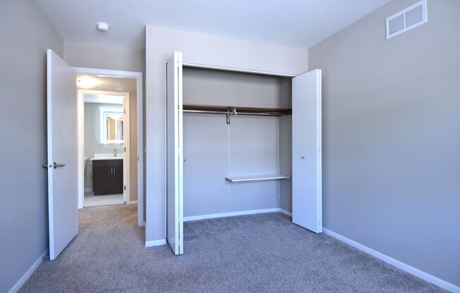 3 beds, 2 baths, 1,300 sqft, $2,470, Unit 3201-3