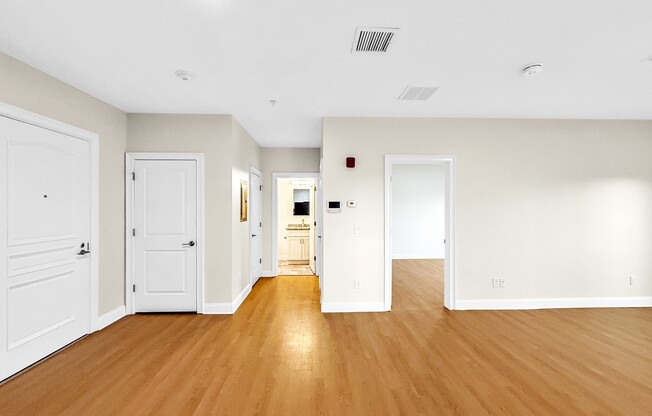 2 beds, 1 bath, 965 sqft, $2,900, Unit 300