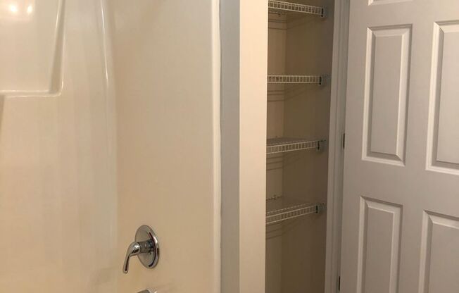 2 beds, 2 baths, 1,131 sqft, $1,475, Unit 2782-6