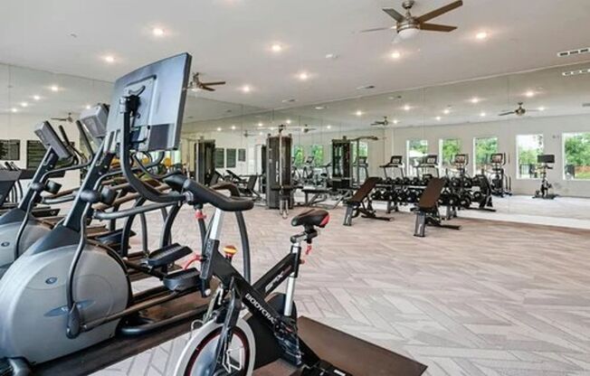 2 beds, 2 baths, 1,001 sqft, $1,945, Unit 124