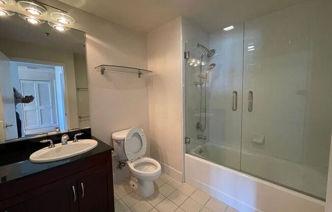 Wonderful Jr 1 bedroom 1 bath at The Beacon with Incredible City Views