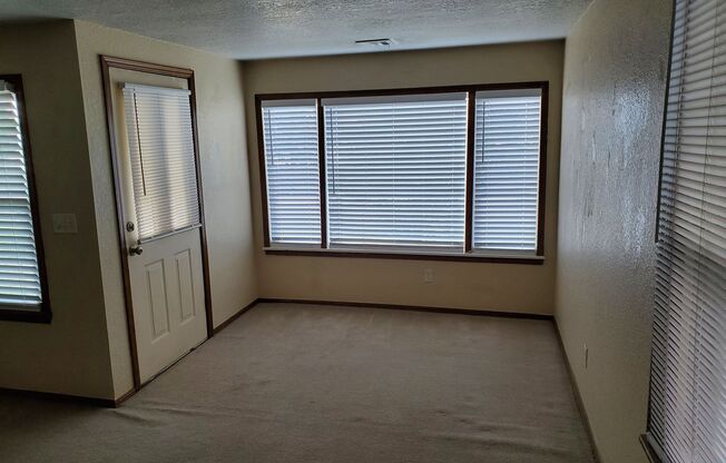 2 beds, 1 bath, $1,300