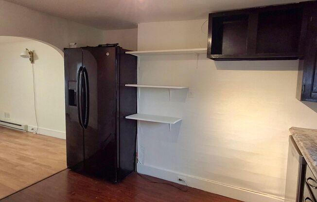 2 beds, 1 bath, 750 sqft, $1,030, Unit Apt 201