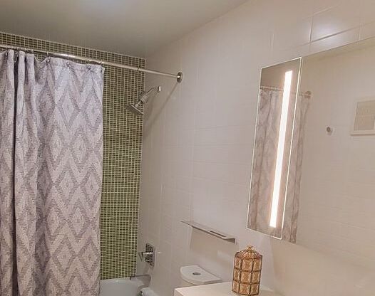 2 beds, 1.5 baths, $1,900