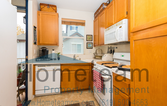 2 BR/2.5 BA 964 SQFT Eastlake/ Chula Vista Condo