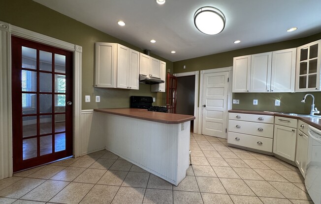 4 beds, 1.5 baths, 1,632 sqft, $3,800