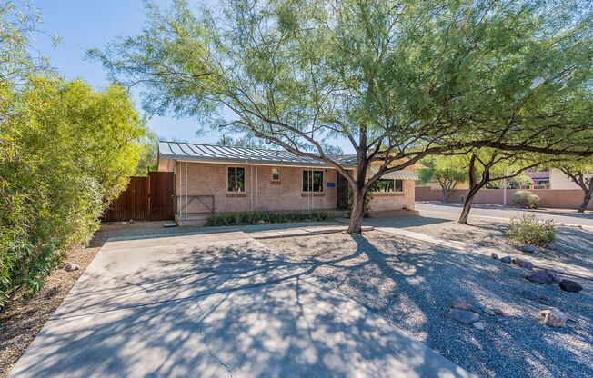 Charming Central Tucson Home with Versatile Studio, Just Steps from Broadway!