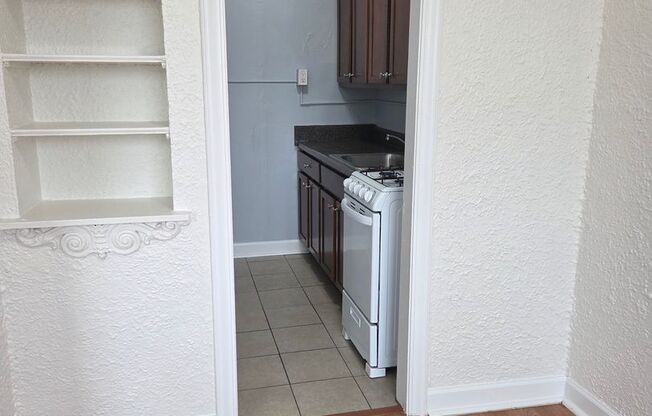 Studio, 1 bath, 280 sqft, $1,250, Unit 707
