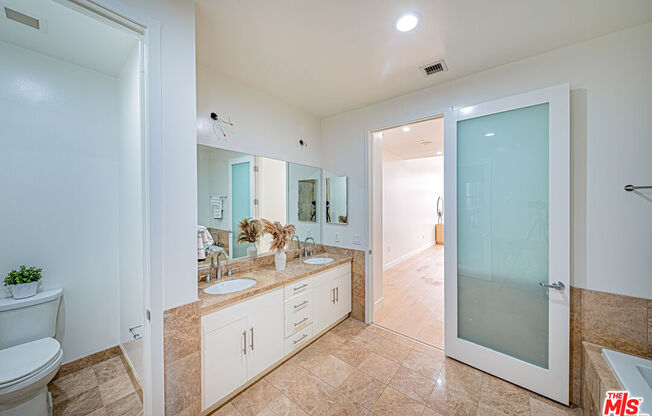 2 beds, 3 baths, 1,740 sqft, $3,990, Unit 806