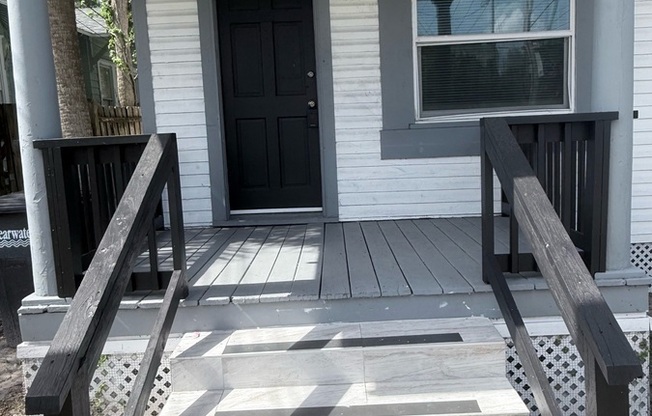 1103 DREW ST