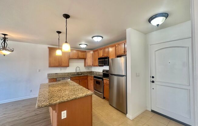 San Diego State Upgraded 1 BD / 1 BA W/ Parking & In-Unit Laundry!!