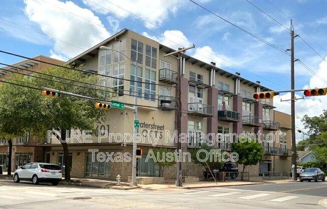 1601 E CESAR CHAVEZ ST