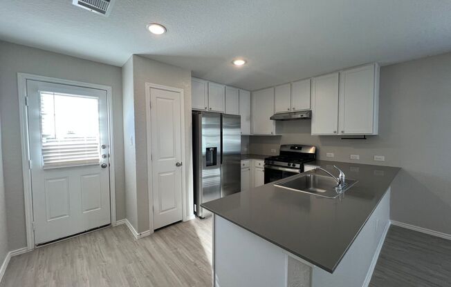 Beautiful 3/2 located in Marion, Tx