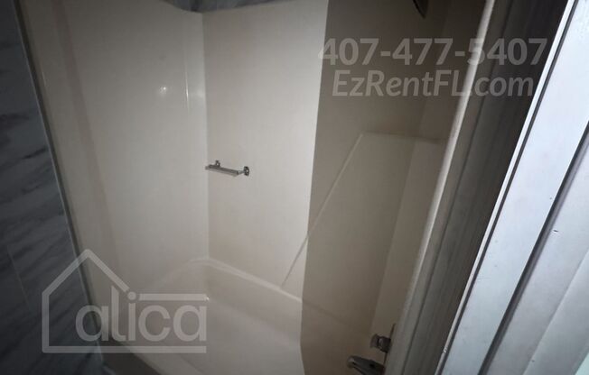 Studio, 1 bath, $995, Unit UNIT 11