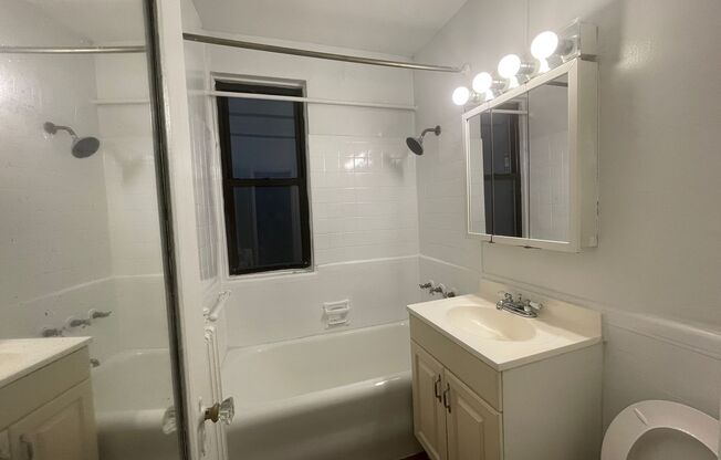 1 bed, 1 bath, 600 sqft, $1,595, Unit 209