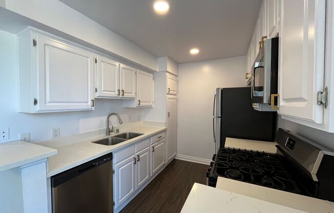 2 beds, 2 baths, 1,200 sqft, $2,648, Unit 112