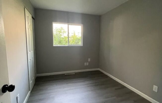 3 beds, 1 bath, $1,295