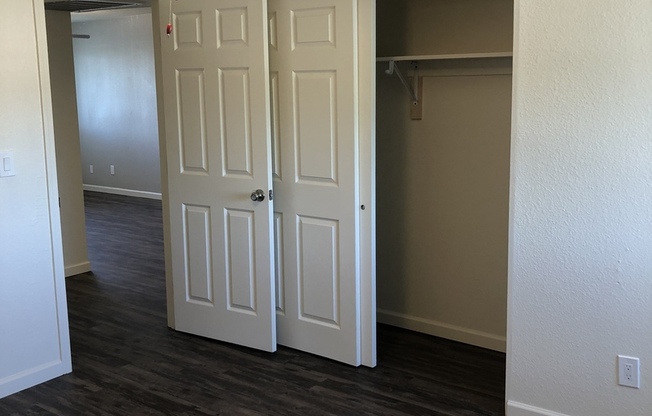 2 beds, 1 bath, 950 sqft, $1,200, Unit 221
